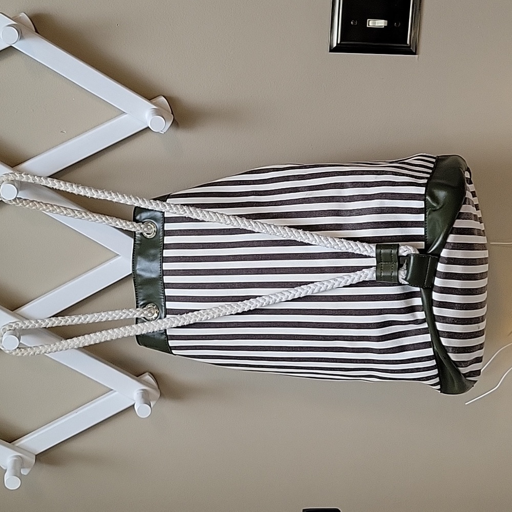 Henri Bendel Canvas Patterned Bucket Bag/Backpack - image 3